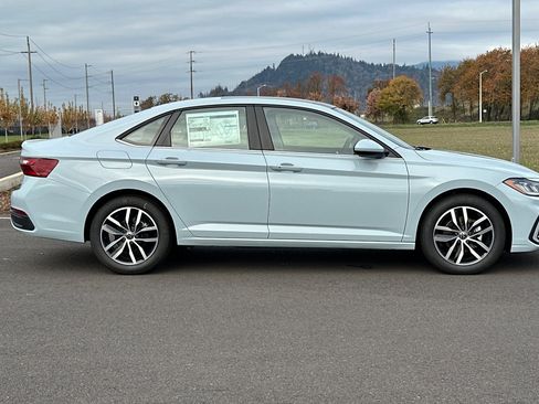 New 2026 Volkswagen Jetta SE image 2
