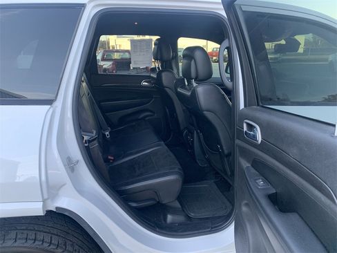 Used 2018 Jeep Grand Cherokee Altitude image 7