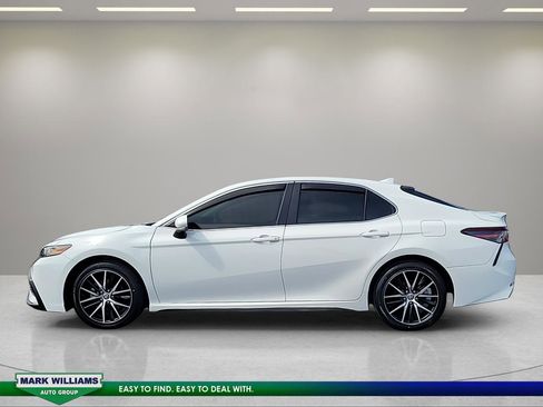 Used 2023 Toyota Camry SE FWD image 7