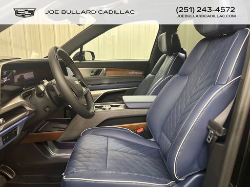 New 2026 Cadillac Vistiq Premium Luxury w/ LPO, Floor Liner Package image 6