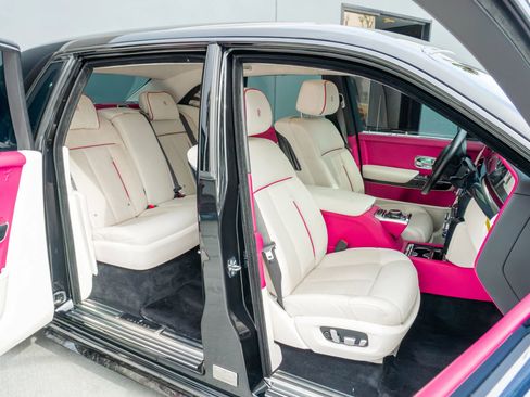 Used 2023 Rolls-Royce Phantom Sedan image 59