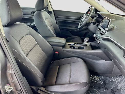 Certified 2025 Nissan Altima 2.5 S FWD image 19
