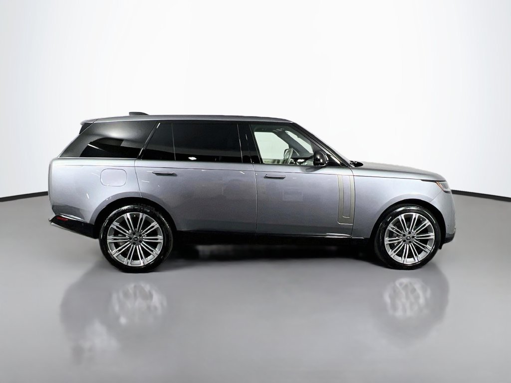 Used 2025 Land Rover Range Rover Long Wheelbase SE AWD/4WD image 4