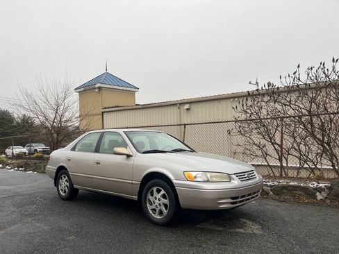 Used 1998 Toyota Camry CE image 25