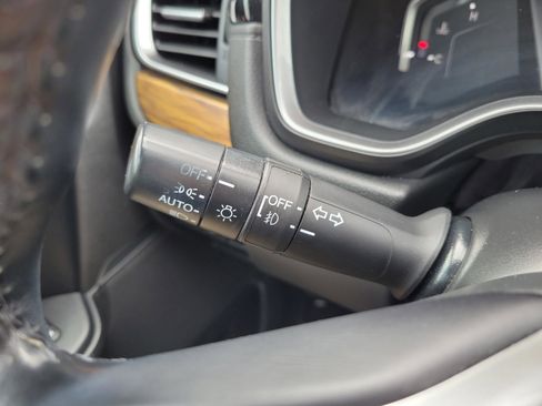 Used 2018 Honda CR-V Touring image 21