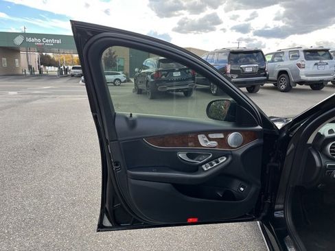 Used 2015 Mercedes-Benz C 300 4MATIC Sedan w/ Premium 1 Package image 24
