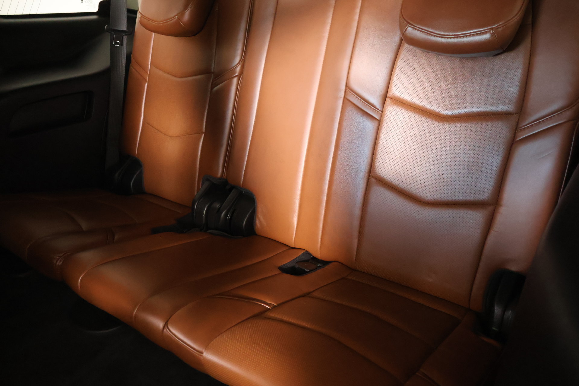 Used 2020 Cadillac Escalade Premium Luxury AWD/4WD image 14