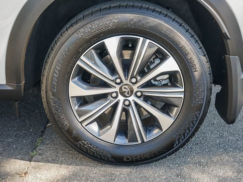 Certified 2025 INFINITI QX60 Pure image 10