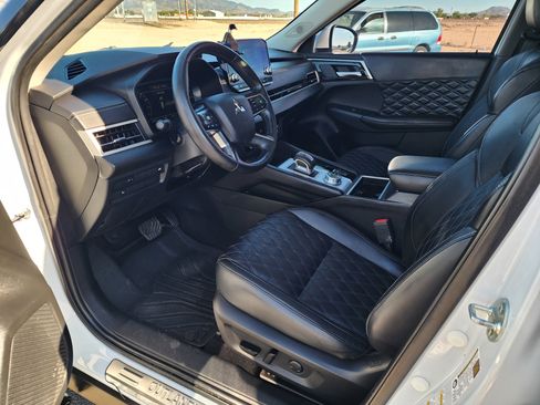 Used 2024 Mitsubishi Outlander SEL AWD/4WD image 17