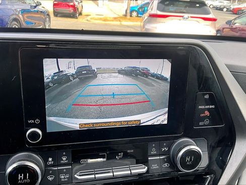 Certified 2023 Toyota Highlander LE image 27