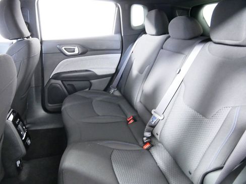 Used 2024 Jeep Compass Sport image 26