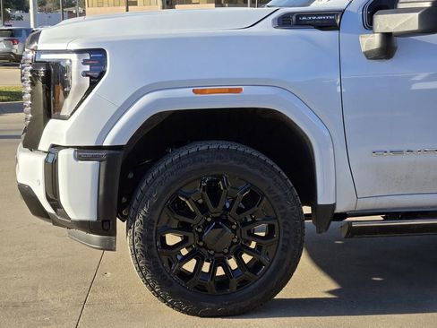 New 2026 GMC Sierra 2500 Denali Ultimate image 6