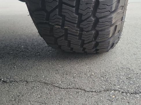 Used 2024 Ford Expedition XLT image 26