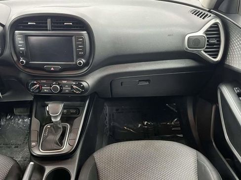 Used 2022 Kia Soul LX w/ Technology Package image 18