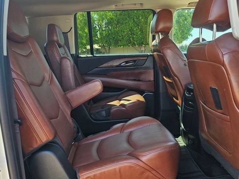 Used 2015 Cadillac Escalade ESV Premium AWD/4WD image 25