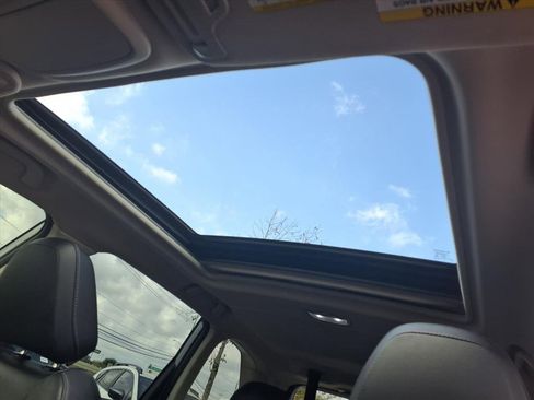 Certified 2022 Subaru Forester Limited image 9