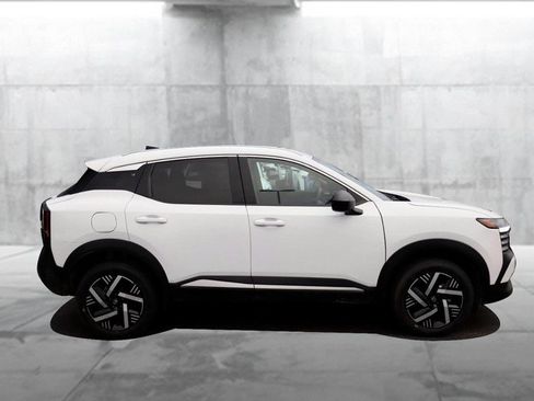 New 2026 Nissan Kicks SV image 5