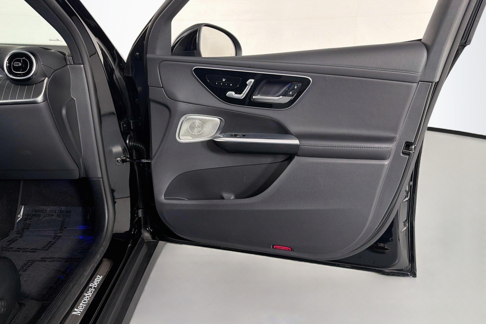 Used 2023 Mercedes-Benz GLC 300 image 23