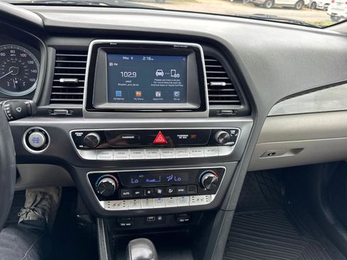 Used 2018 Hyundai Sonata Limited w/ Cargo Package FWD image 23