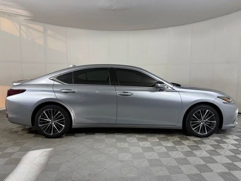 Used 2022 Lexus ES 300h w/ Premium Package image 11