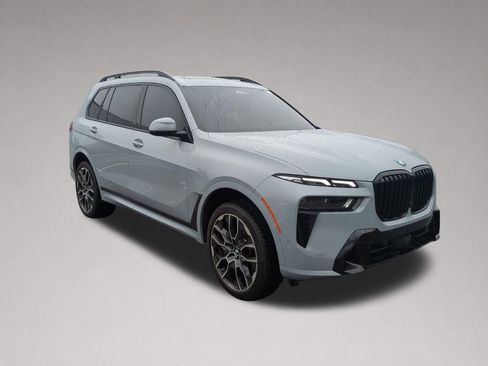 Used 2025 BMW X7 xDrive40i w/ M Sport Package AWD/4WD image 1