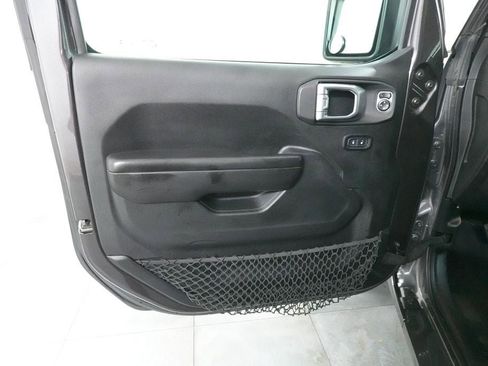 Used 2018 Jeep Wrangler Unlimited Sport S AWD/4WD image 23