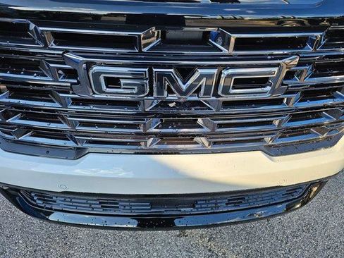 New 2026 GMC Acadia Denali Ultimate image 10