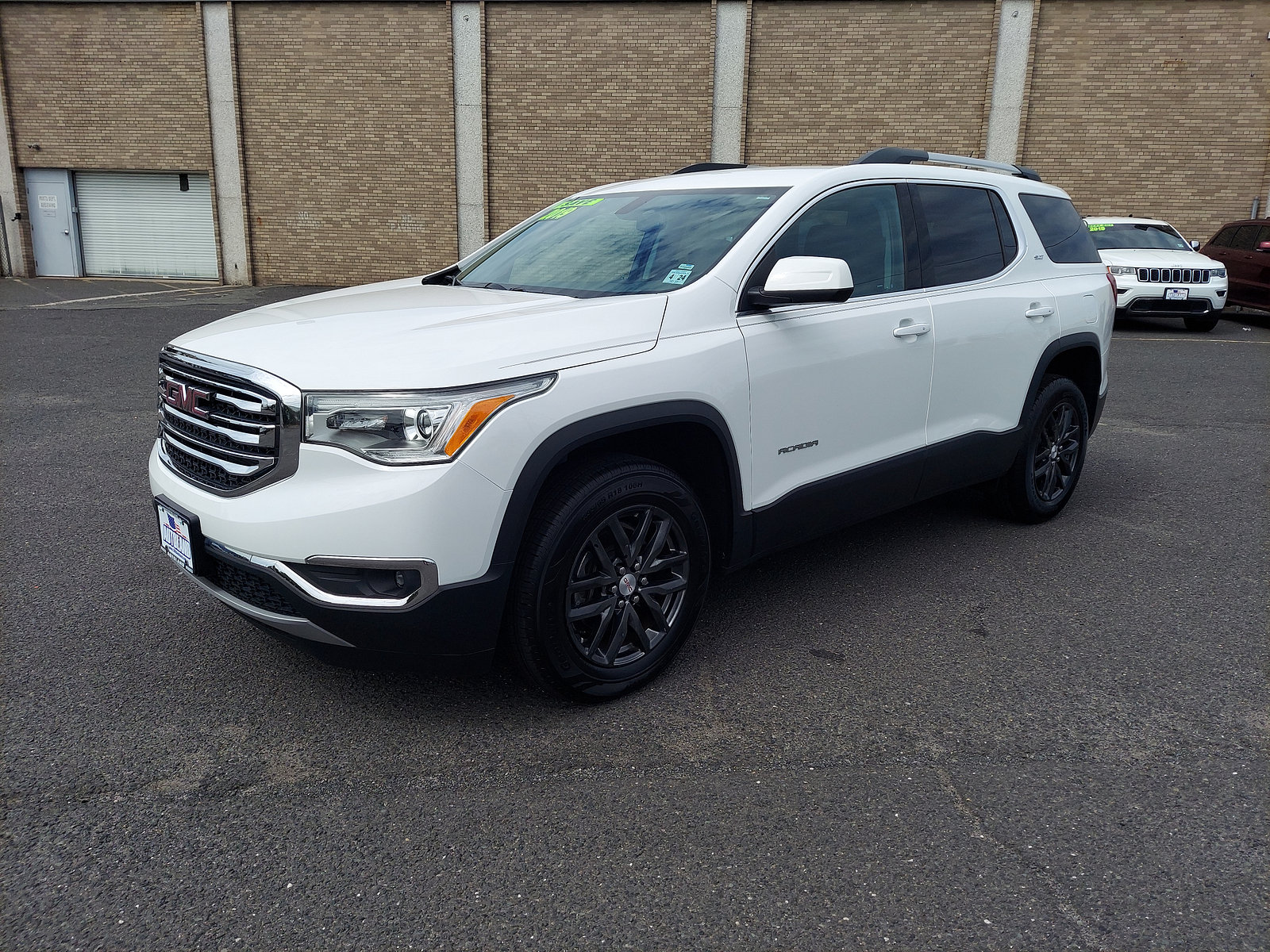 Used 2019 GMC Acadia SLT w/ LPO, Floor Liner Package FWD image 3