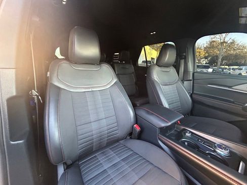 Used 2025 Ford Explorer ST-Line w/ Premium Package image 26
