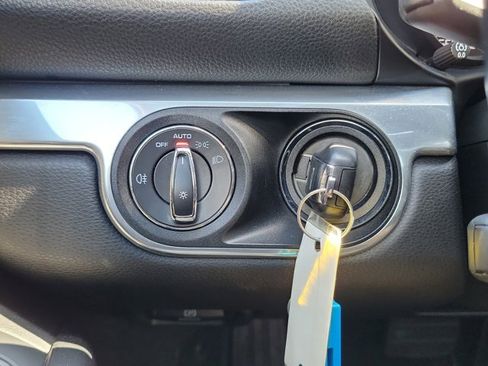 Used 2021 Porsche 718 Boxster image 16