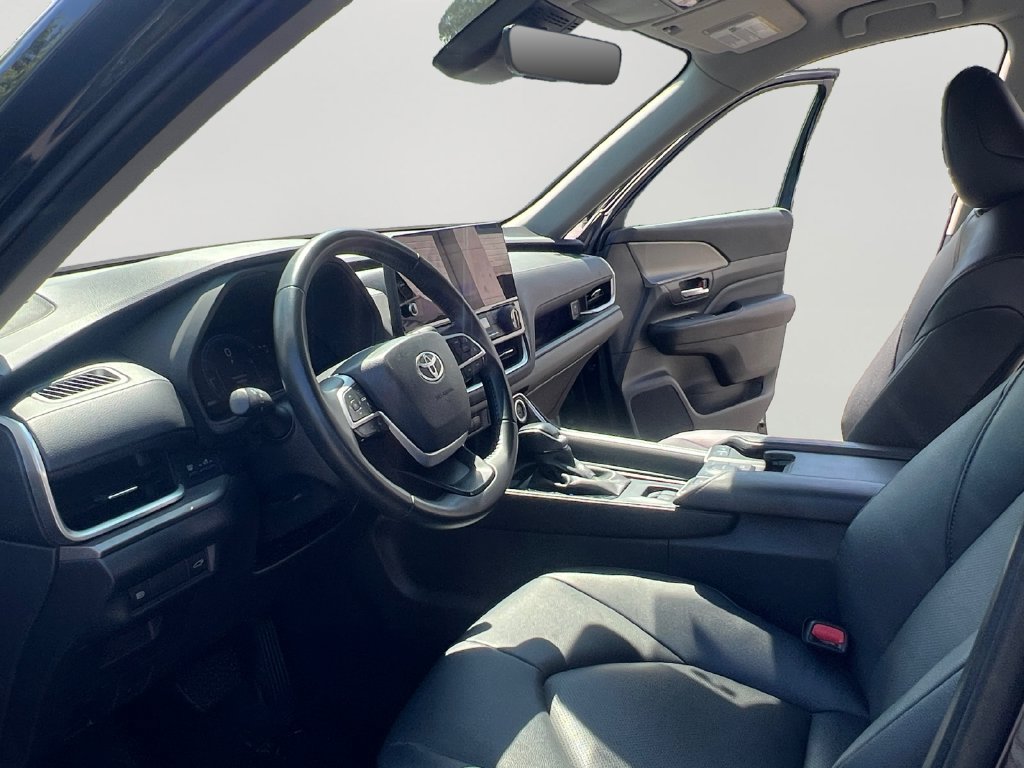 Used 2025 Toyota Grand Highlander AWD image 9