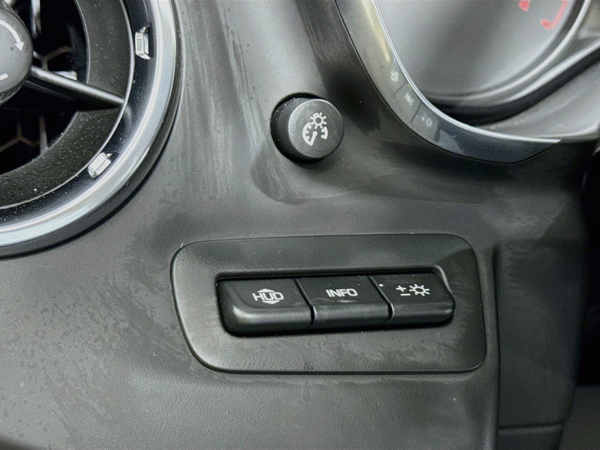 Used 2020 Chevrolet Camaro SS RWD image 14