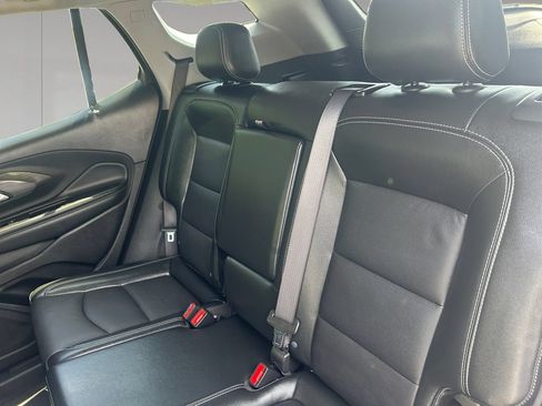 Used 2024 GMC Terrain SLT AWD/4WD image 16