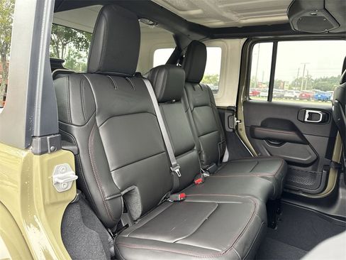 New 2025 Jeep Wrangler Unlimited Rubicon w/ Steel Bumper Group image 24