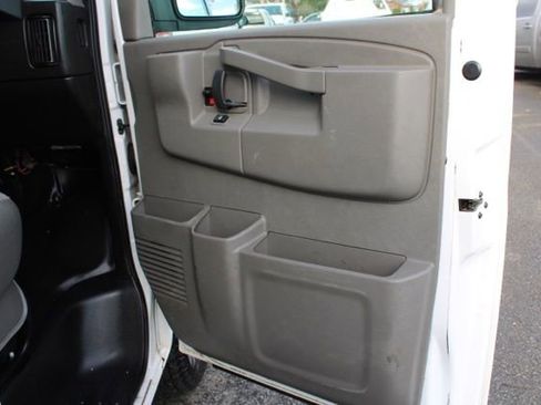 Used 2021 Chevrolet Express 3500 w/ Power Convenience Package image 21