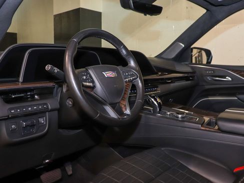 Used 2022 Cadillac Escalade ESV Sport Platinum w/ LPO, ONYX Package image 13