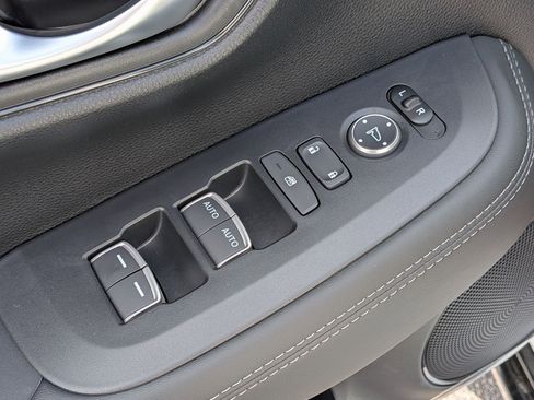 New 2026 Honda HR-V EX-L image 13