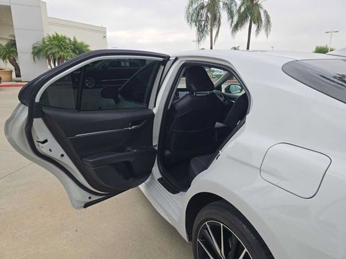 Used 2024 Toyota Camry SE FWD image 15