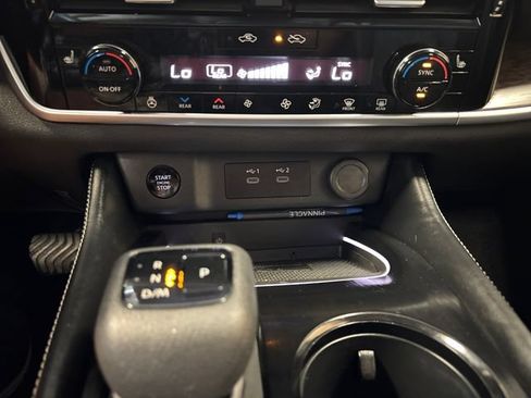 Used 2024 Nissan Rogue Platinum w/ Platinum Premium Package AWD/4WD image 22