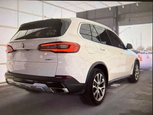Used 2019 BMW X5 xDrive40i w/ Convenience Package AWD/4WD image 2