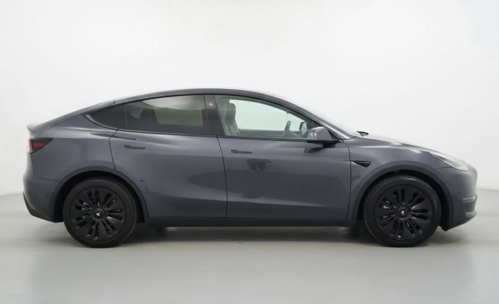 Used 2025 Tesla Model Y Long Range AWD/4WD image 5