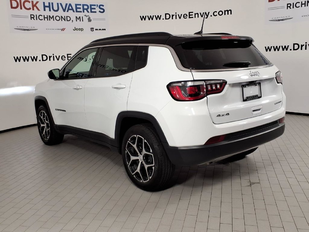 Used 2024 Jeep Compass Limited AWD/4WD image 6