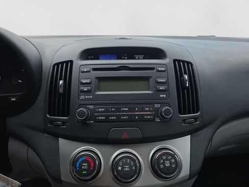 Used 2010 Hyundai Elantra GLS FWD image 16