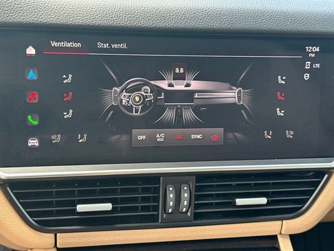 Used 2022 Porsche Cayenne AWD/4WD image 28