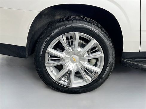 Used 2023 Chevrolet Suburban High Country image 40