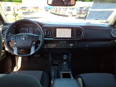 Used 2020 Toyota Tacoma 2WD Access Cab image 16