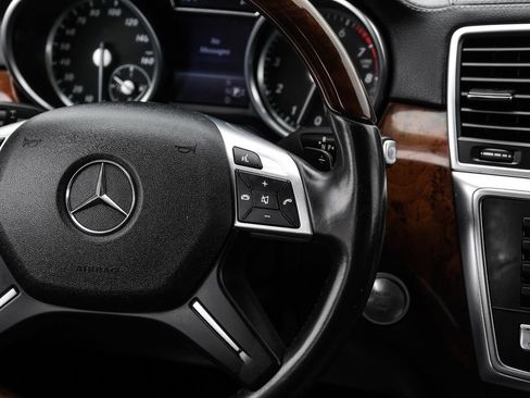 Used 2015 Mercedes-Benz GL 550 4MATIC image 15