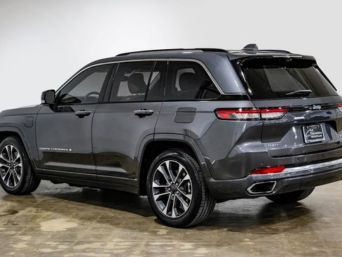 Used 2022 Jeep Grand Cherokee Overland w/ Luxury Tech Group IV image 10