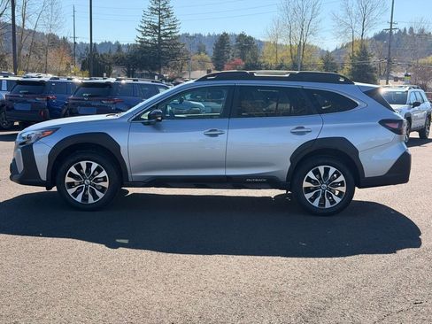 Used 2025 Subaru Outback Limited image 4