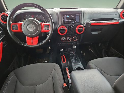 Used 2018 Jeep Wrangler Unlimited Sahara image 10